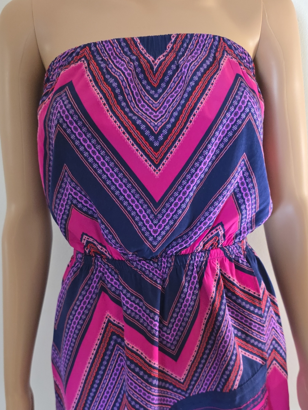 Express Strapless Dress in Pink and Blue Chevron Size XS - Picture 2 of 6